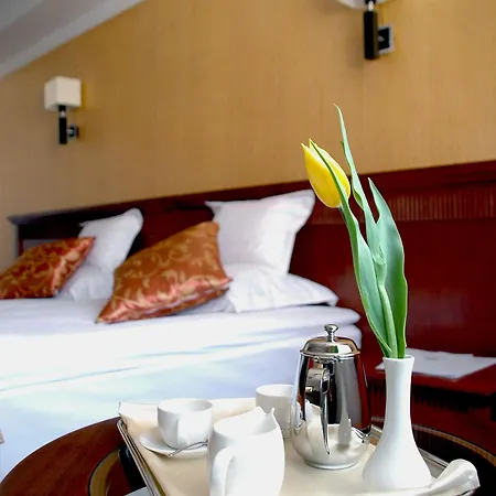 Hotel Actor